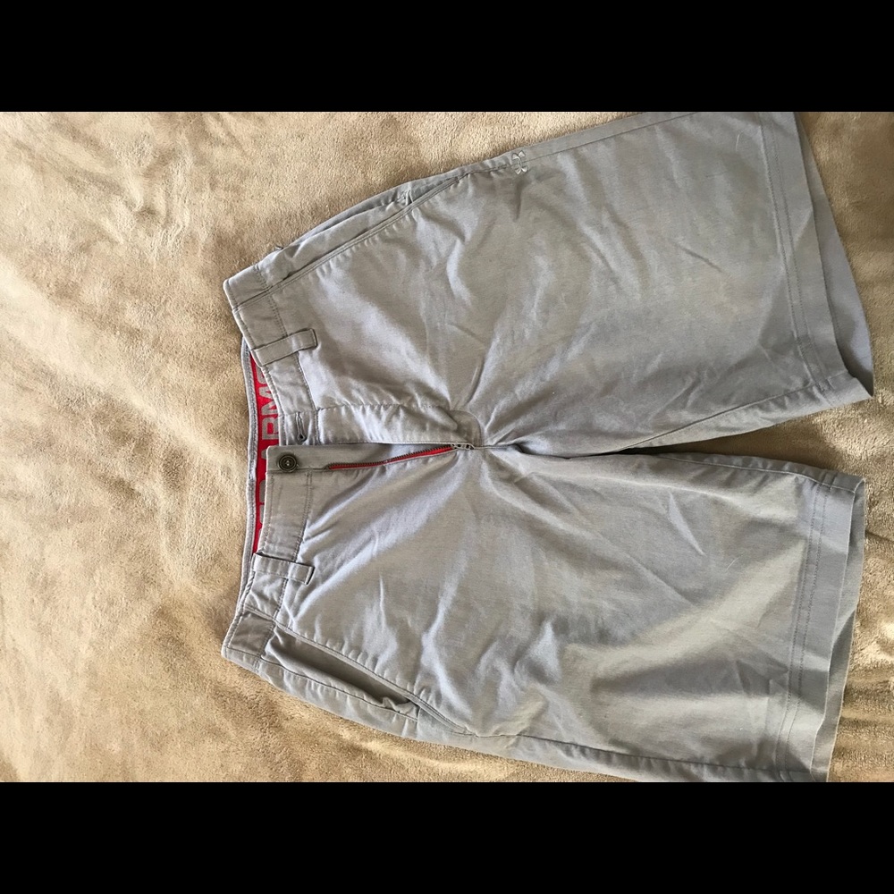 Men’s Under Armour golf shorts